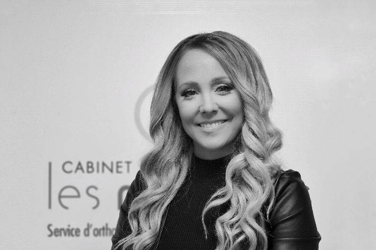 Johanie Toulouse, adjointe administrative
